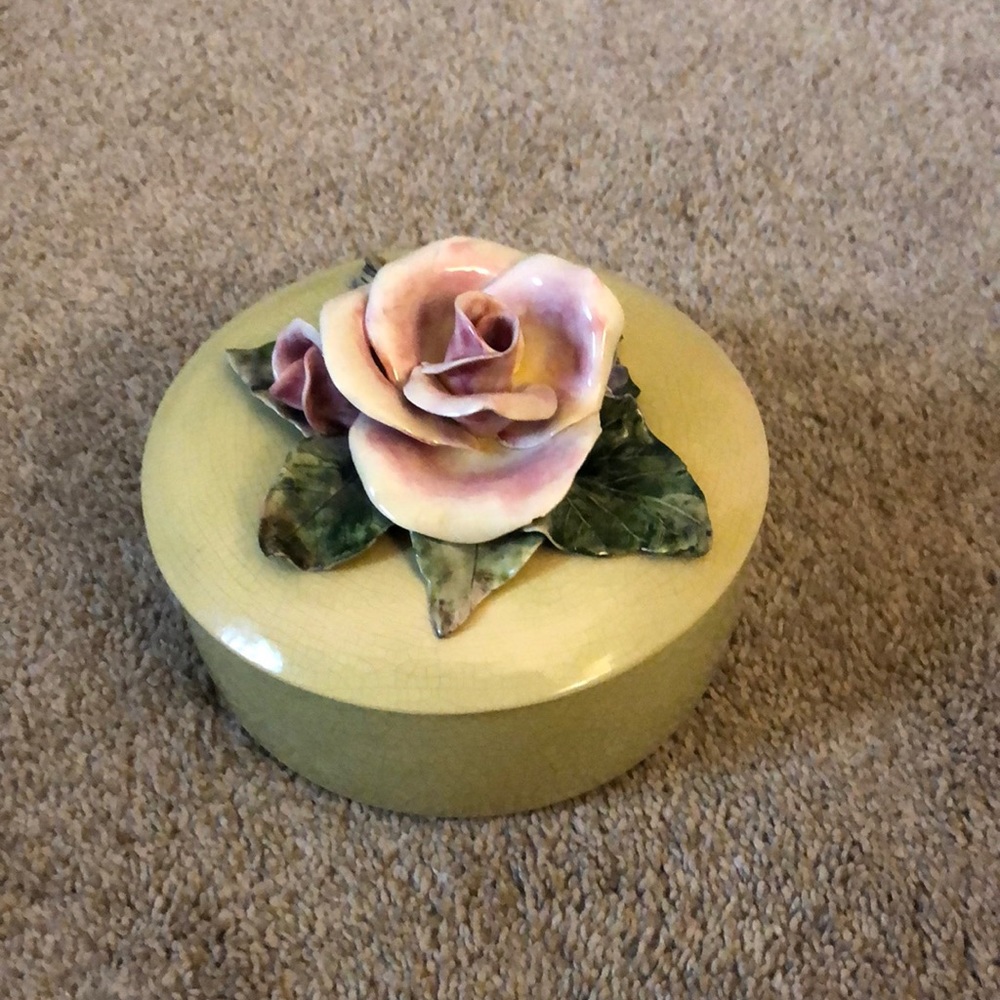 Vintage jewelry box